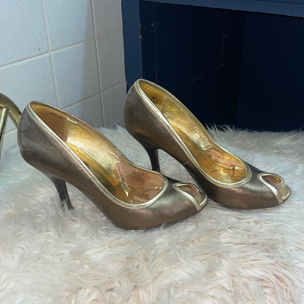 Steve Madden peep toe pumps